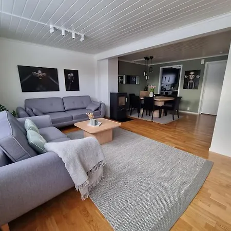 Koselig Familiebolig Granasen