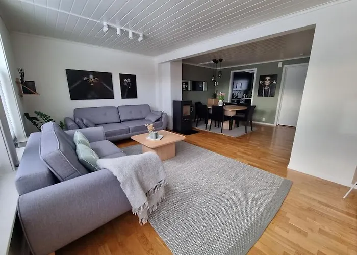 Koselig Familiebolig Granasen